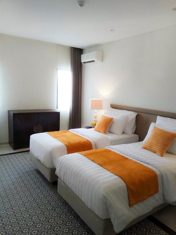 M Hotel Sorong Exterior photo