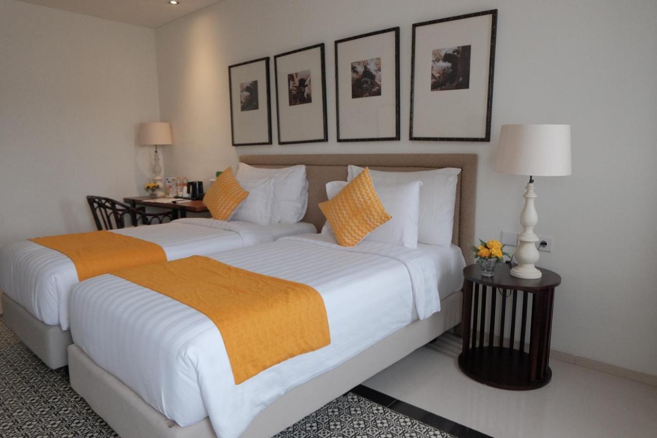 M Hotel Sorong Exterior photo