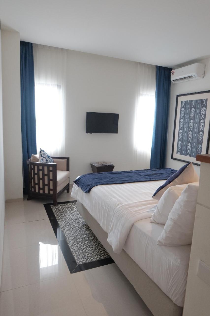 M Hotel Sorong Exterior photo