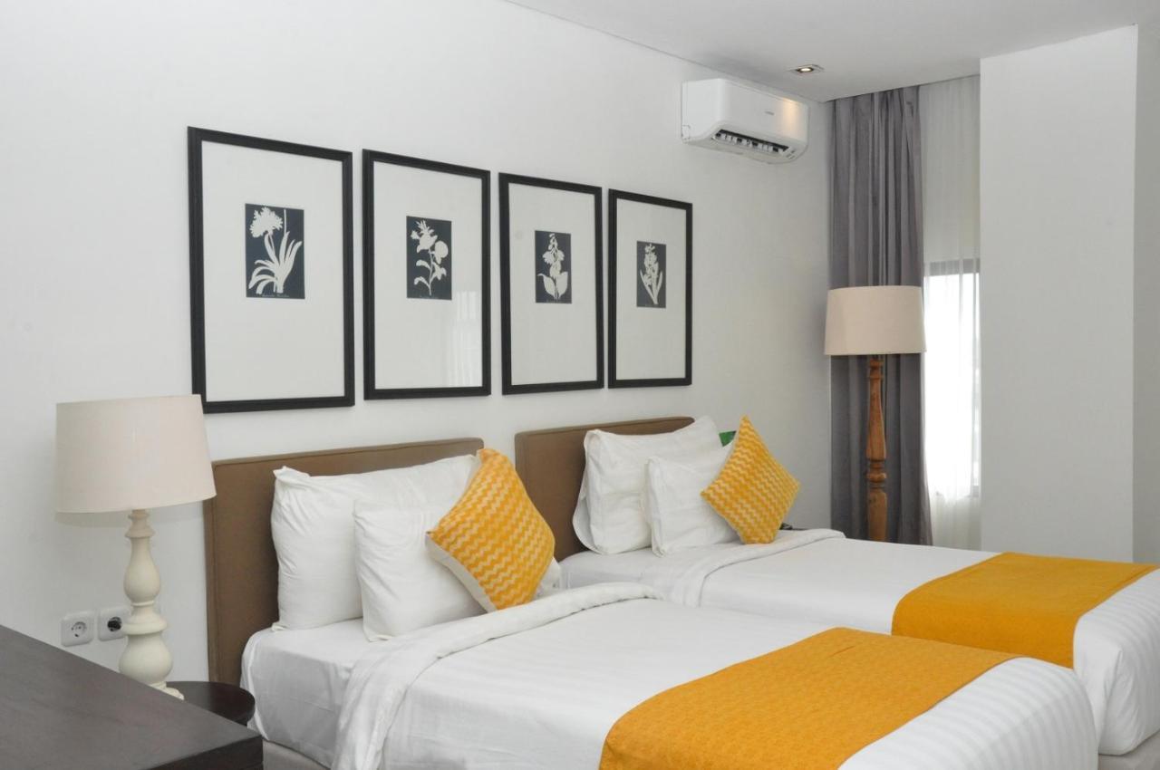 M Hotel Sorong Exterior photo